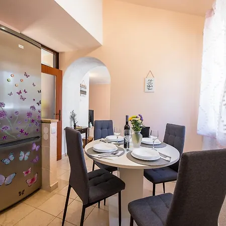 With Parking Space Krnica, Marcana - 25317 Daire *